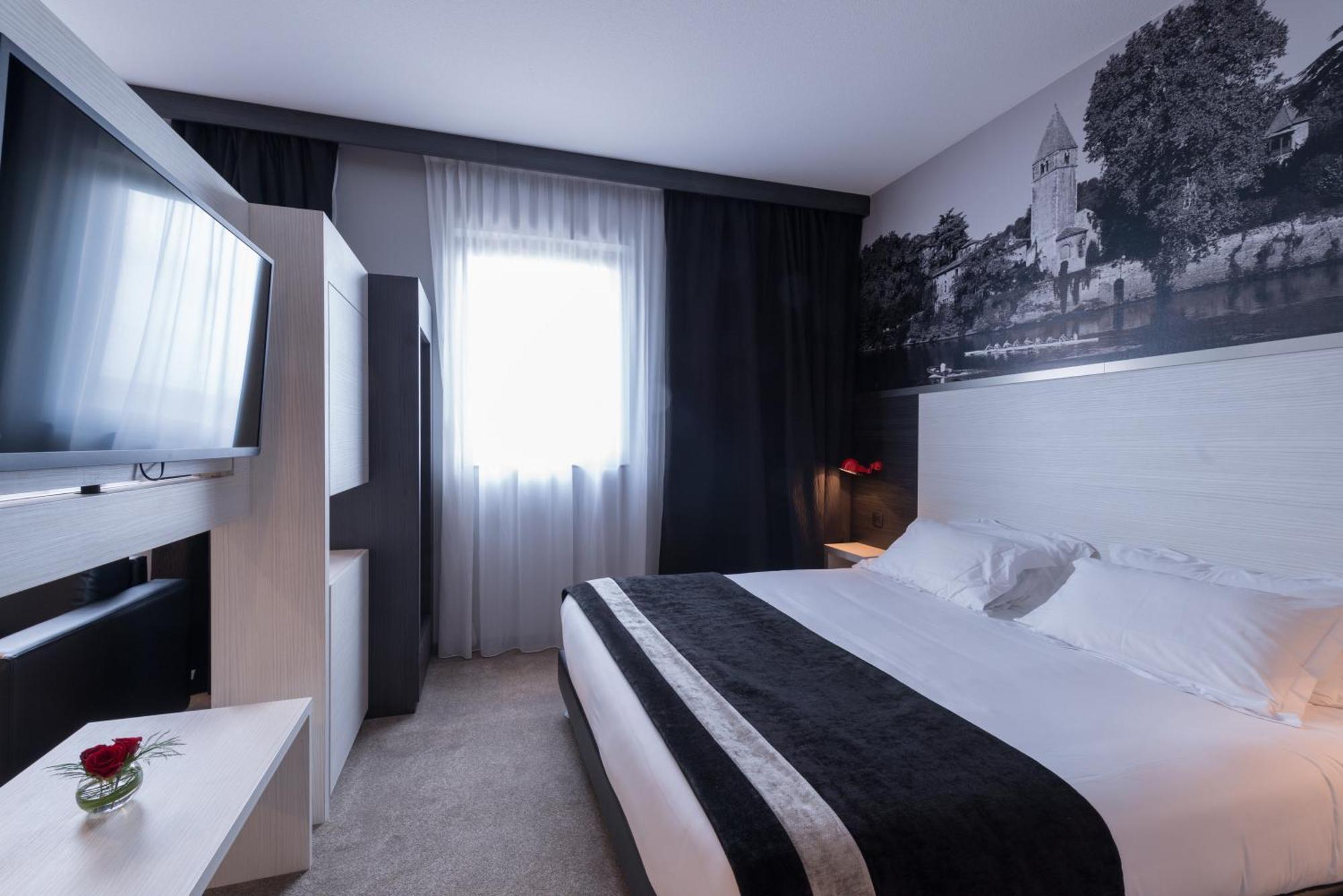 Hotel Des Lumieres Lyon Meyzieu Arena Stadium Buitenkant foto