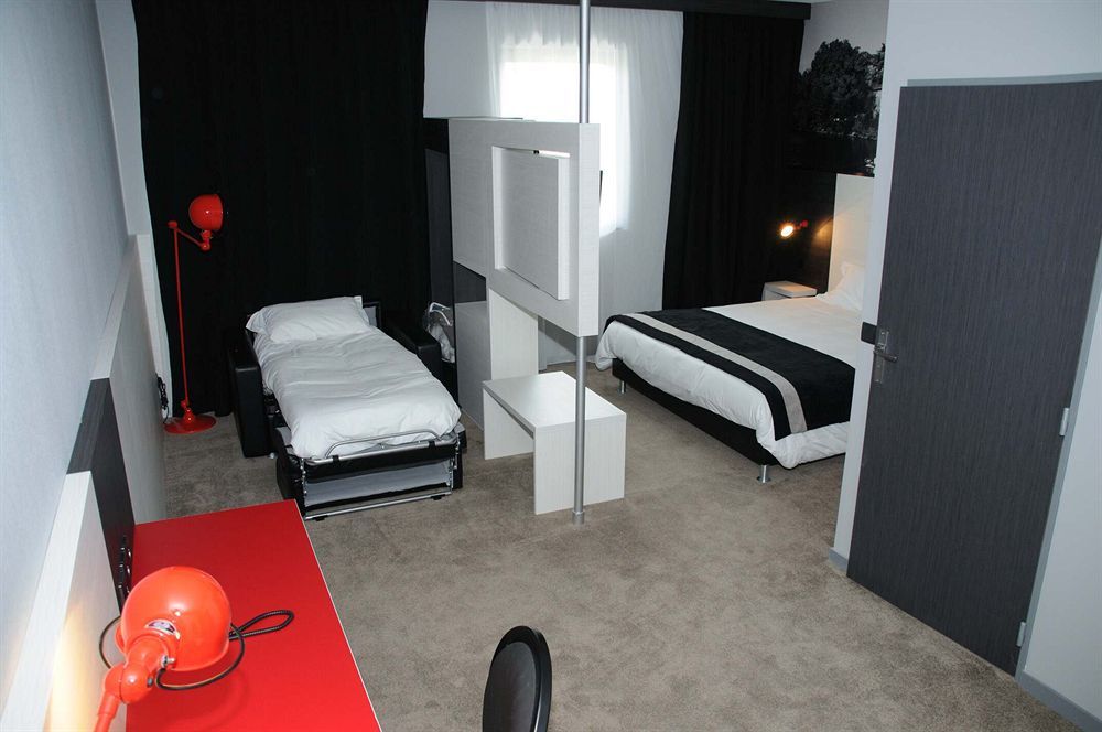 Hotel Des Lumieres Lyon Meyzieu Arena Stadium Buitenkant foto